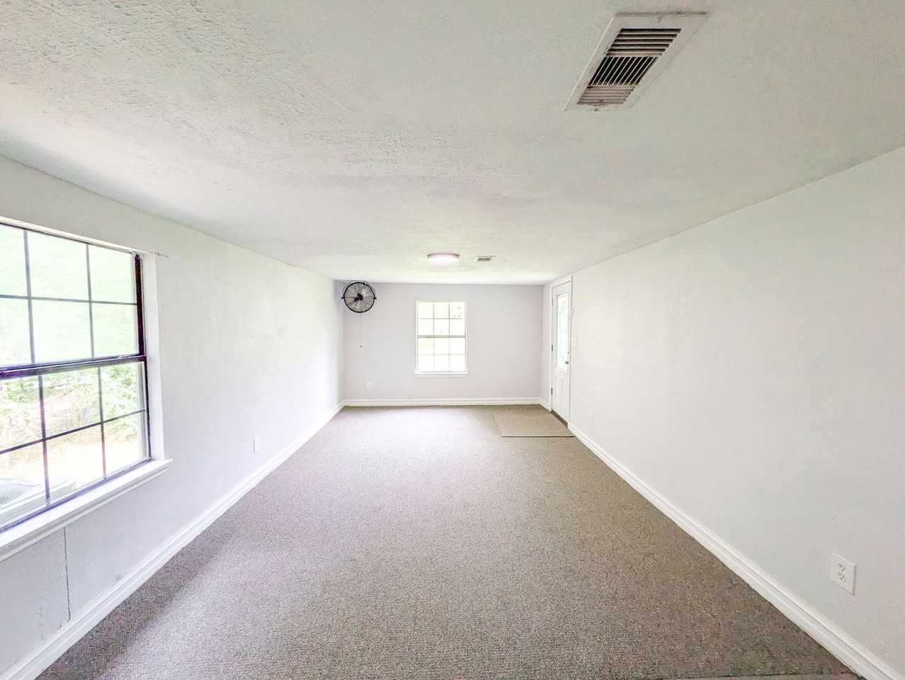 1125 N Tannahill St - Photo 2 of 23