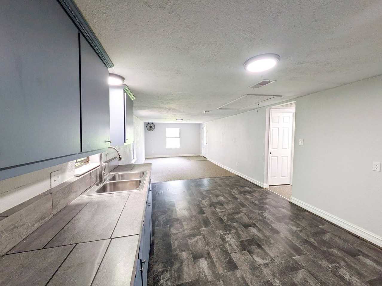 1125 N Tannahill St - Photo 4 of 23