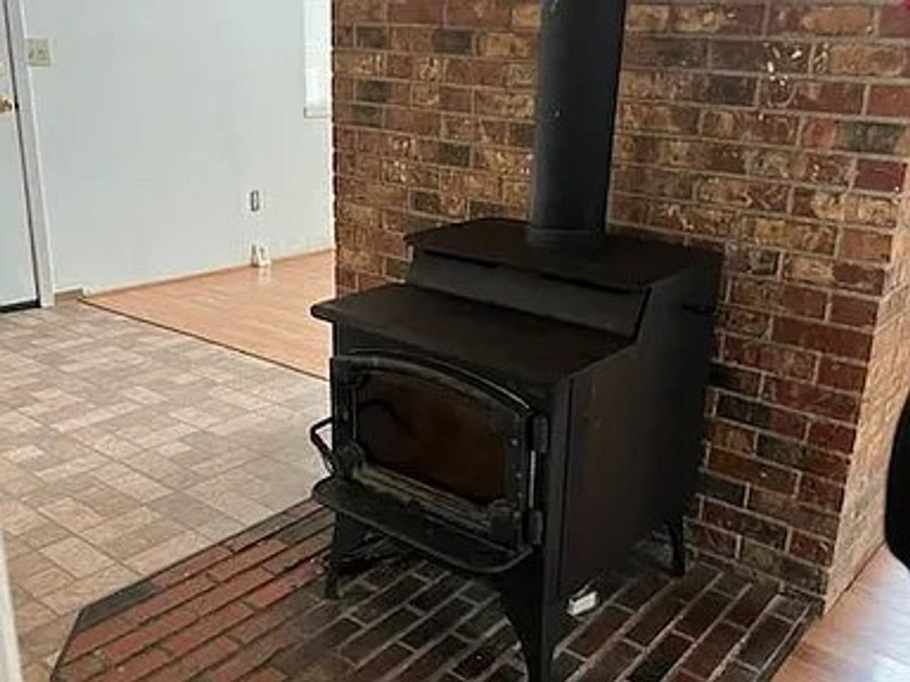 27006 Ridge Ave - Photo 2 of 11