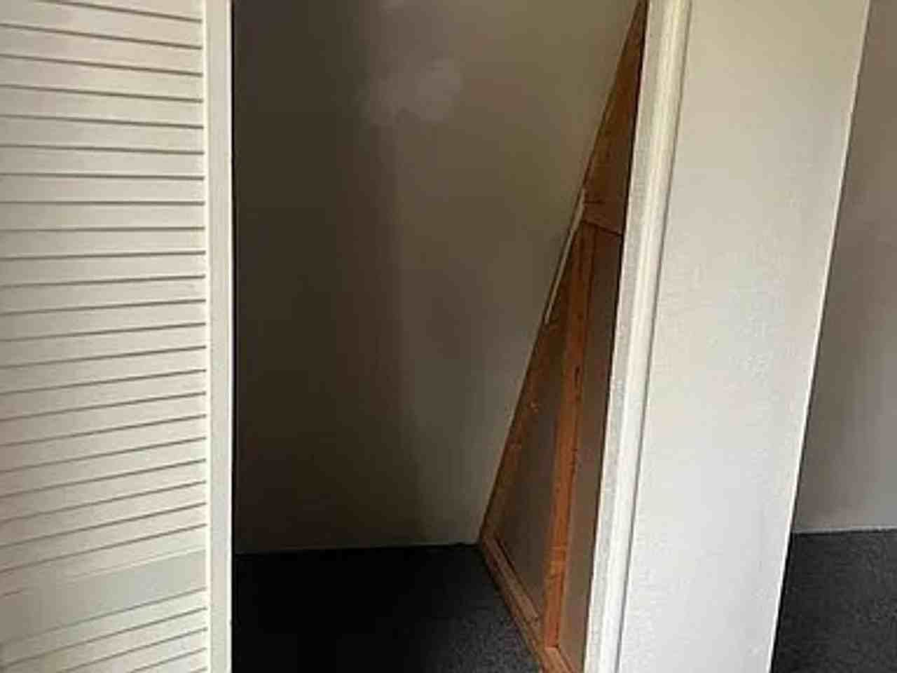 27006 Ridge Ave - Photo 4 of 11