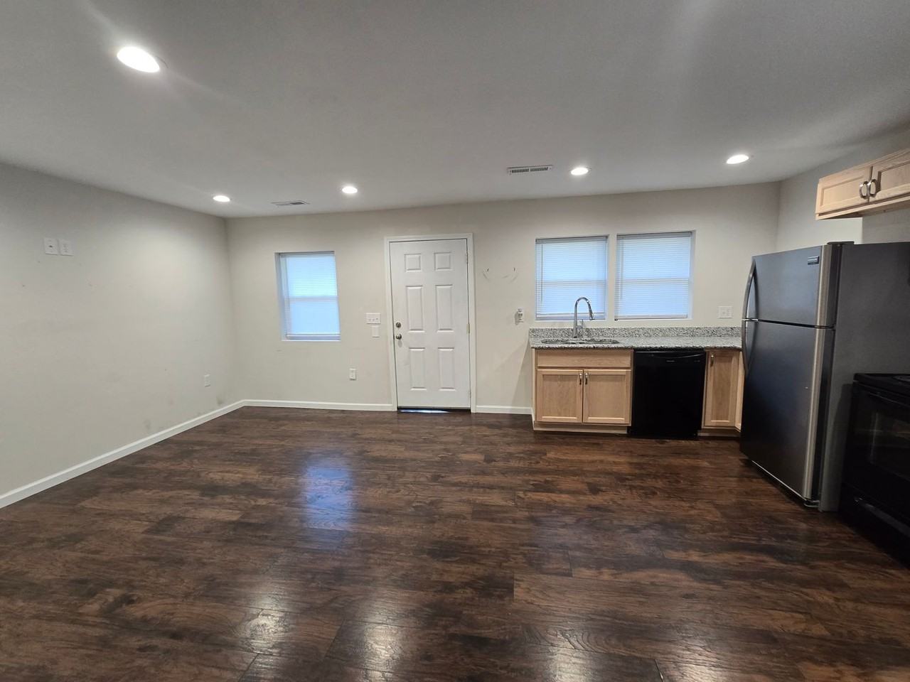 1300 Turnpike Rd Apt C - Photo 4 of 12