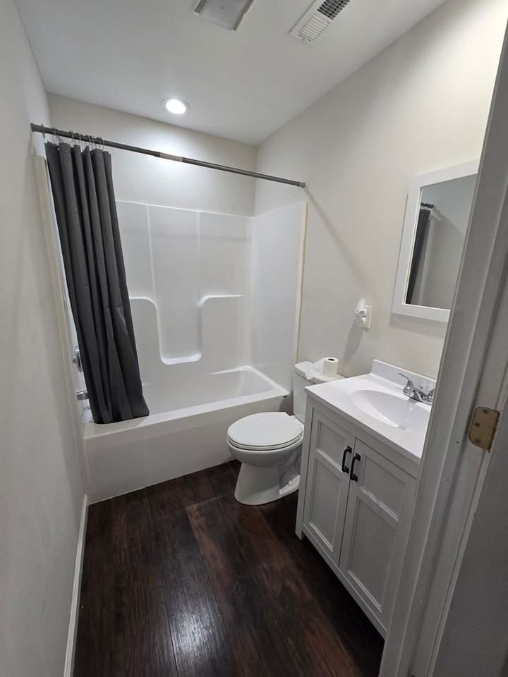 1300 Turnpike Rd Apt C - Photo 6 of 12