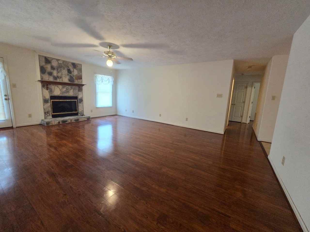 215 Laketree Blvd - Photo 2 of 20