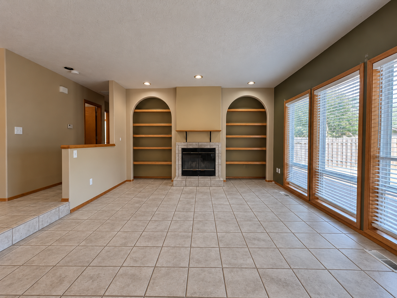 17027 Sw Lynnly Way - Photo 2 of 23