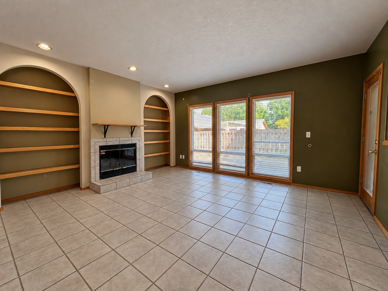 17027 Sw Lynnly Way - Photo 3 of 23