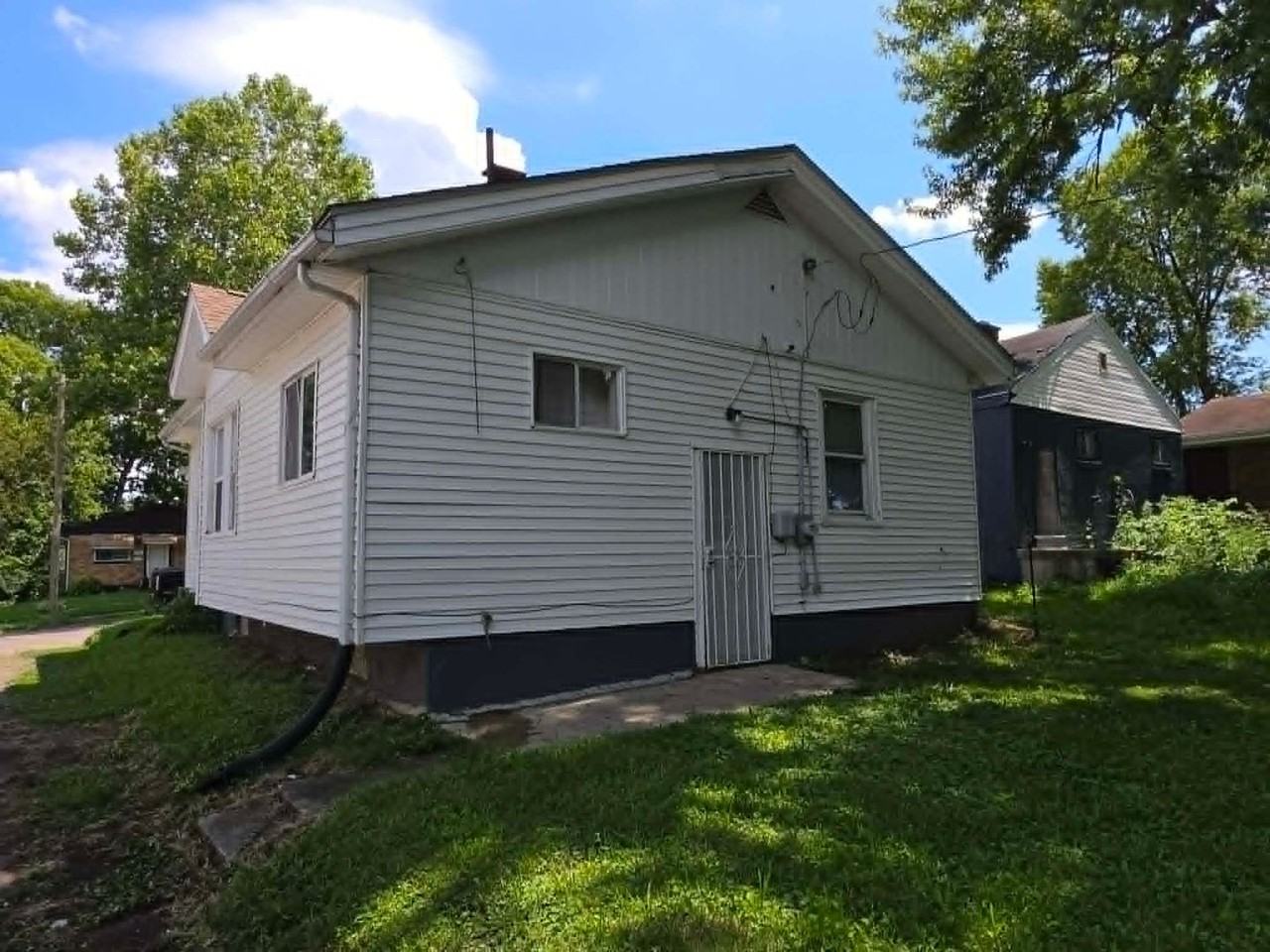 1017 Haller Ave - Photo 3 of 12