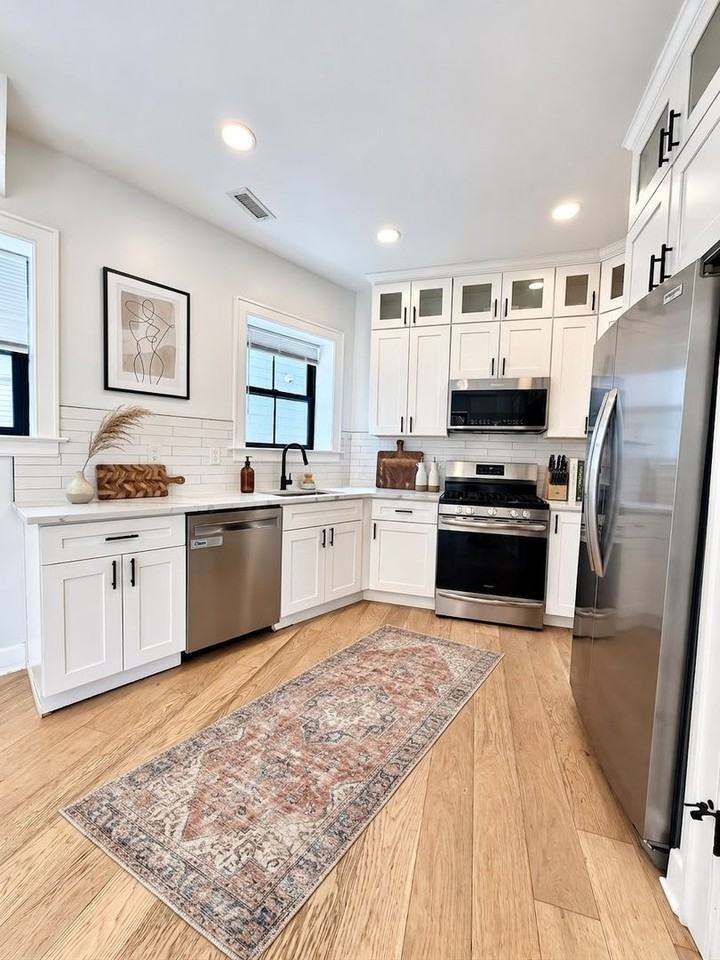 117 E Allen St - Photo 4 of 37