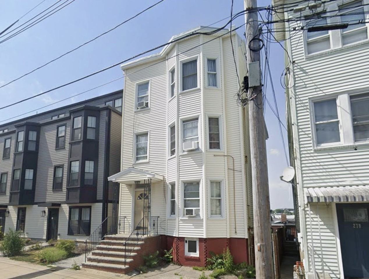 274 E Eagle St