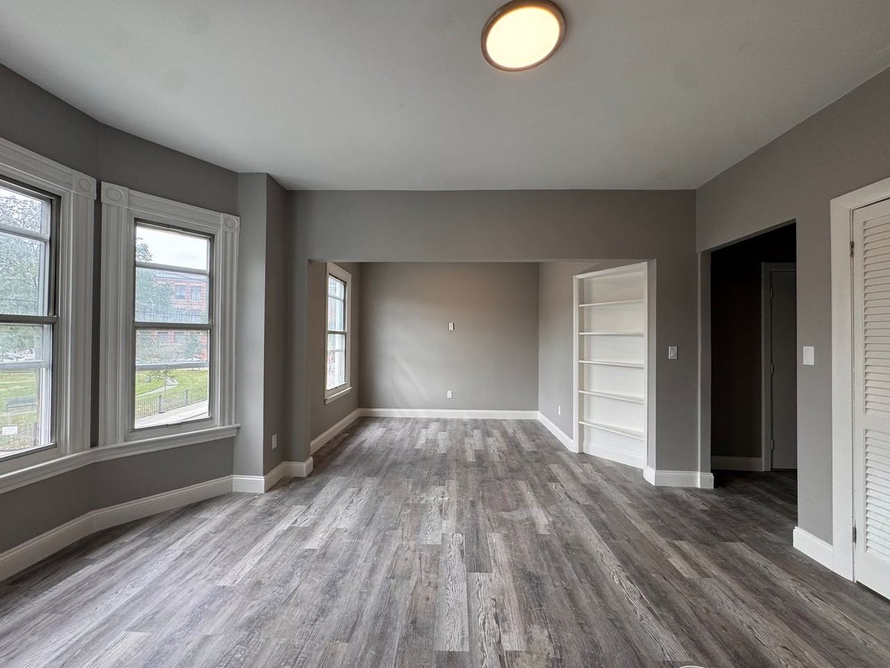 274 E Eagle St - Photo 4 of 10