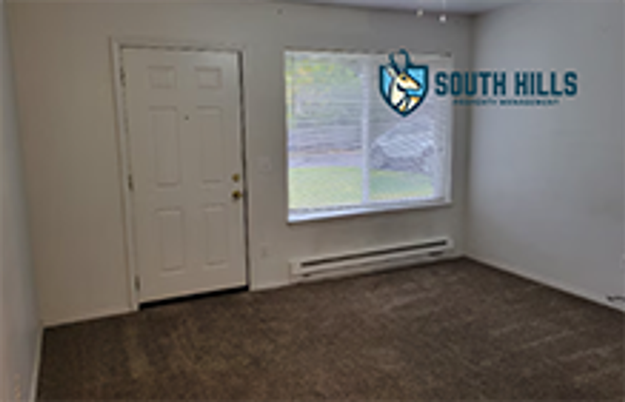 1321 H St - Photo 2 of 11