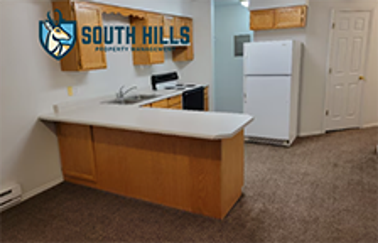 1321 H St - Photo 4 of 11