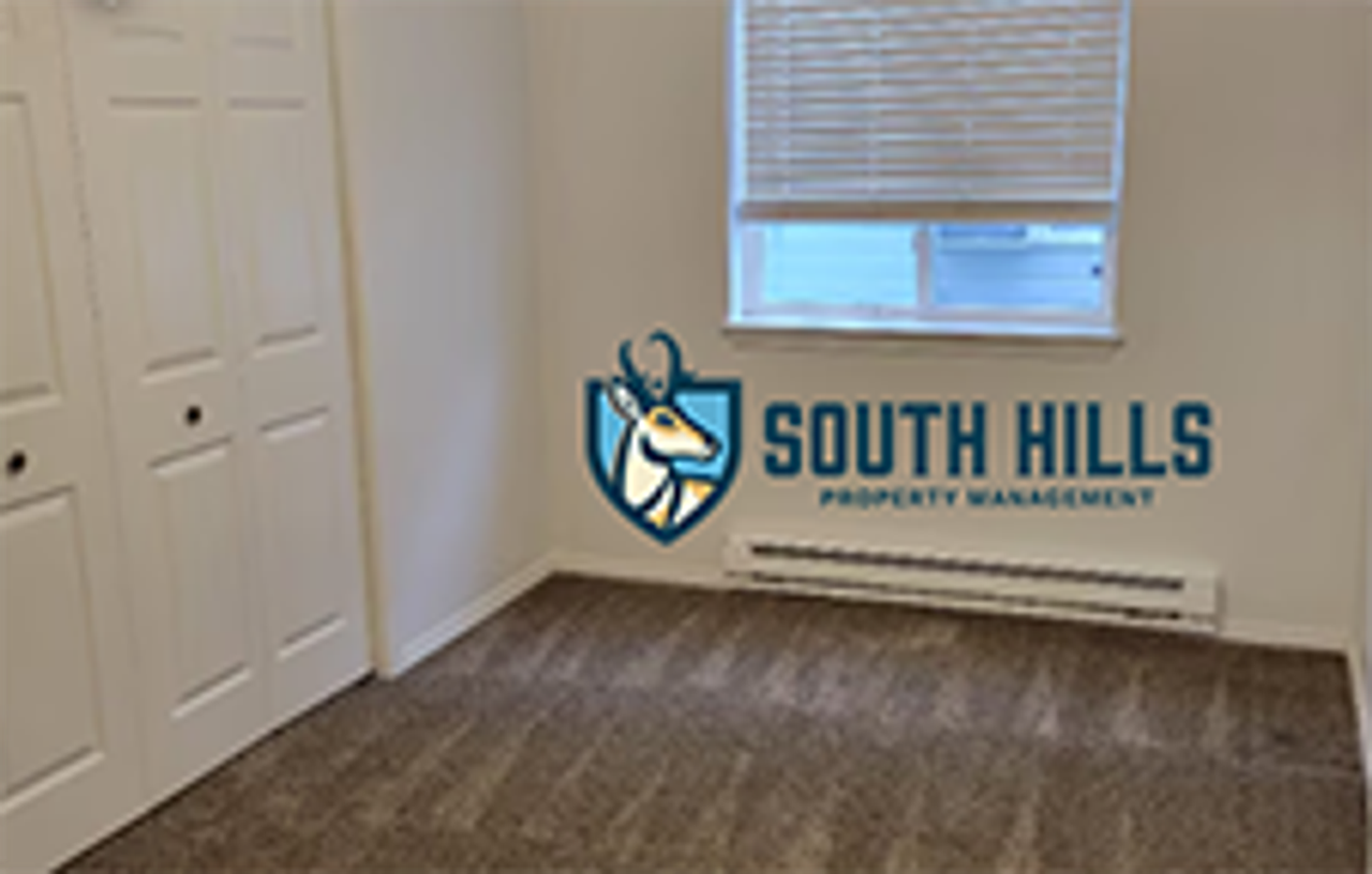 1321 H St - Photo 5 of 11