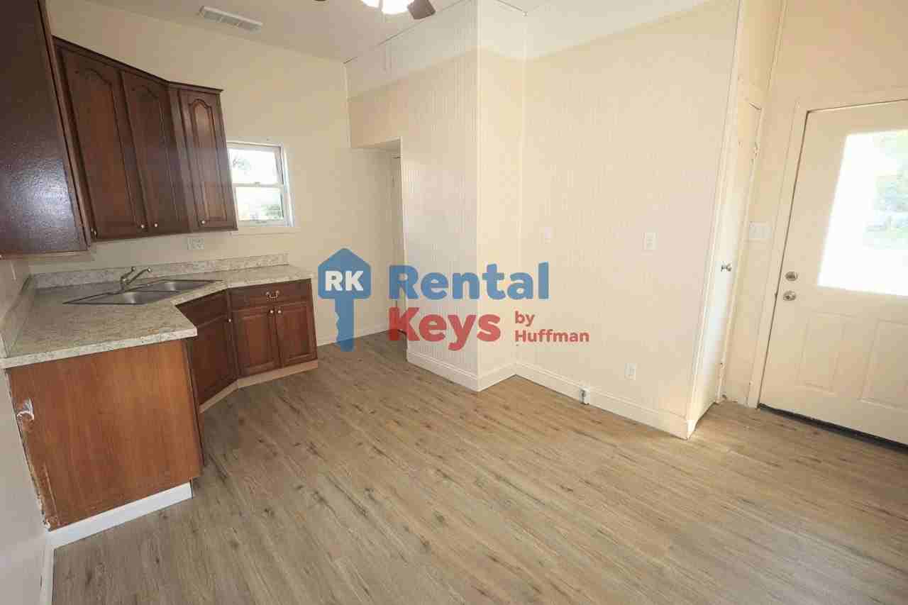 1013 N 1st Ave - Photo 6 of 17
