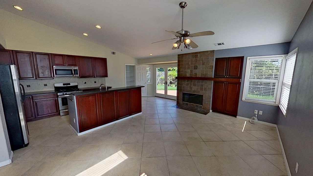 7759 Jenna Dr - Photo 7 of 46