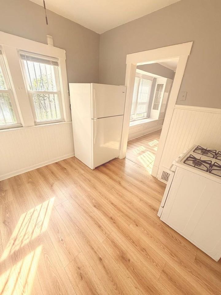 12009 Griffing Ave - Photo 4 of 50