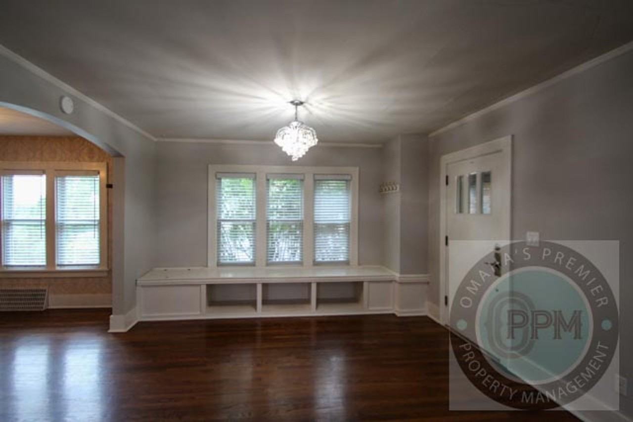 6011 Walnut St - Photo 3 of 38
