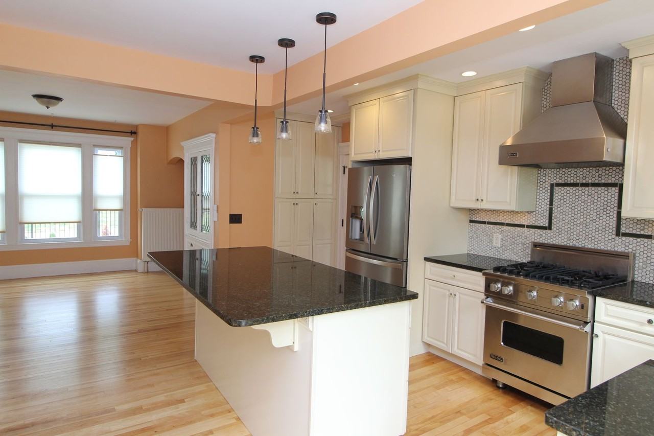 1515 Washington Ave - Photo 6 of 19
