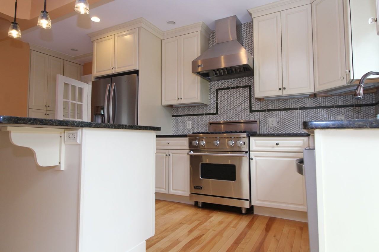 1515 Washington Ave - Photo 7 of 19