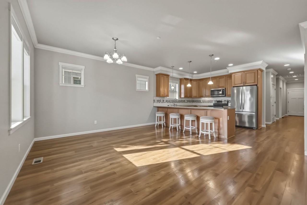 2223 Park View St Ne - Photo 7 of 37