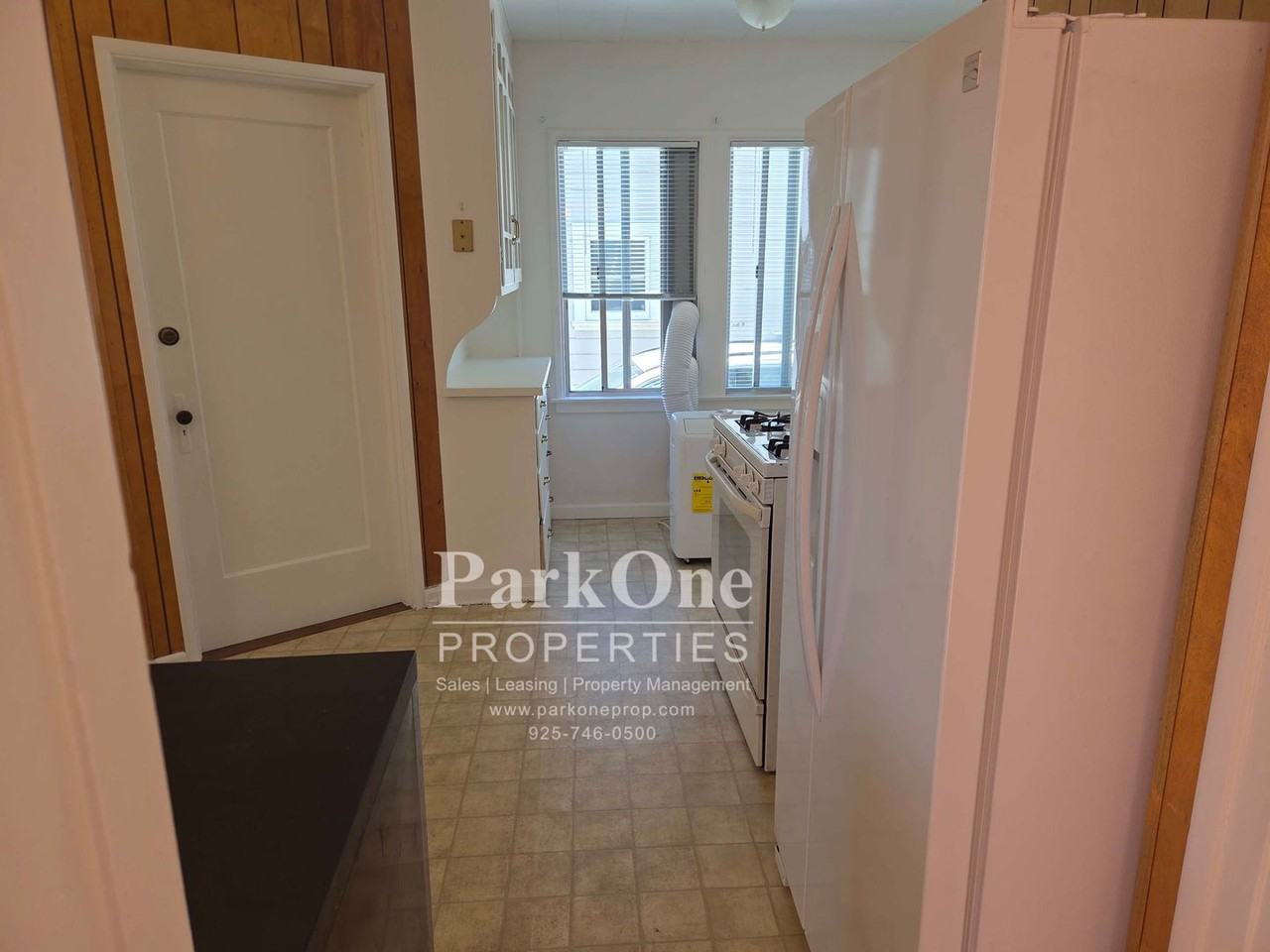 618 D St - Photo 5 of 17