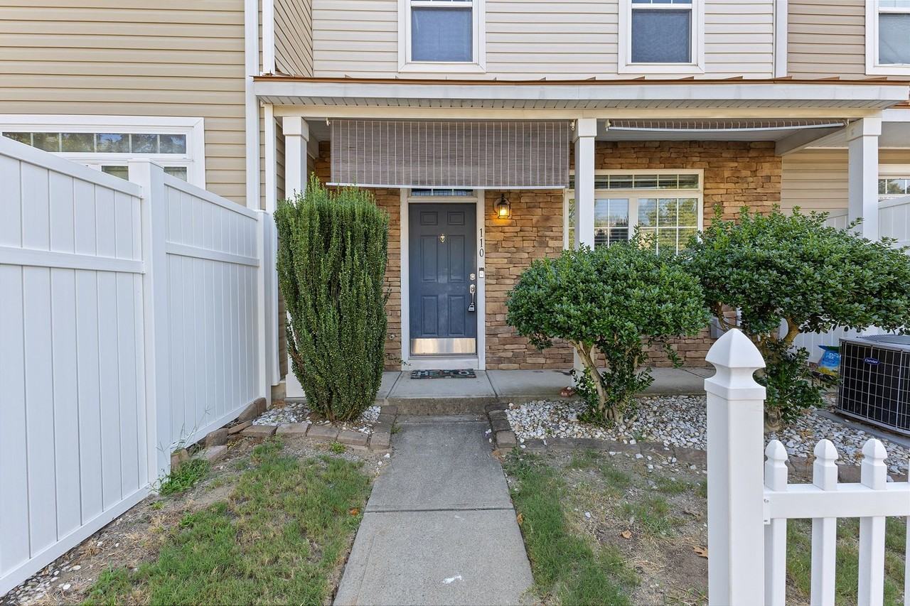 11720 Coppergate Dr #110 - Photo 5 of 44