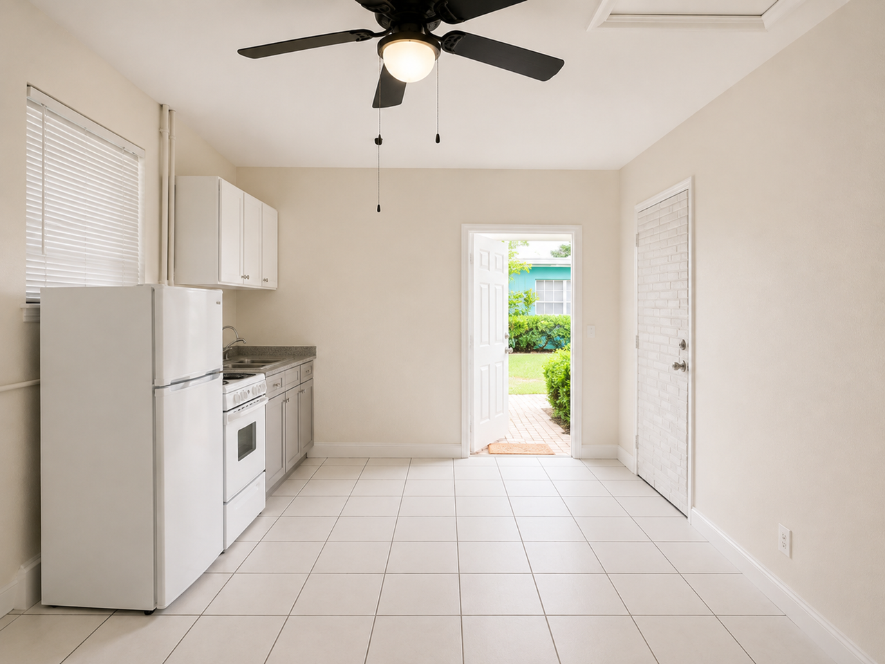 626 S Federal Hwy Lake Worth, FL 33460 - Photo 2 of 22