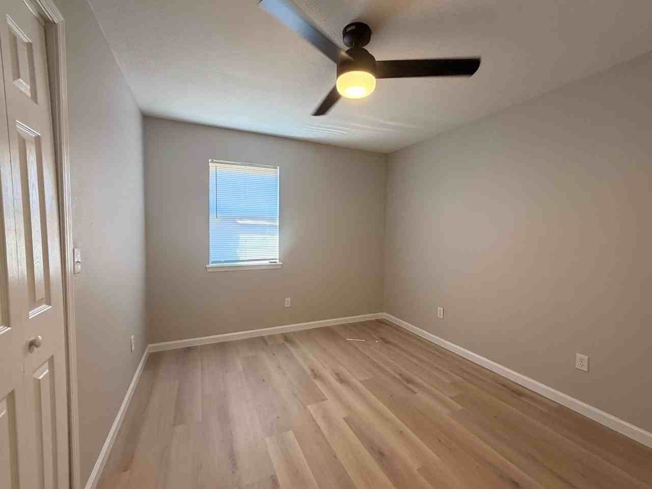 801 Sequoyah Way - Photo 7 of 9