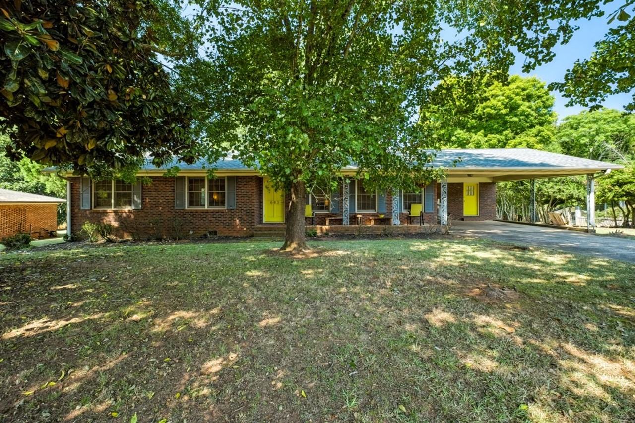 683 Huntington Rd