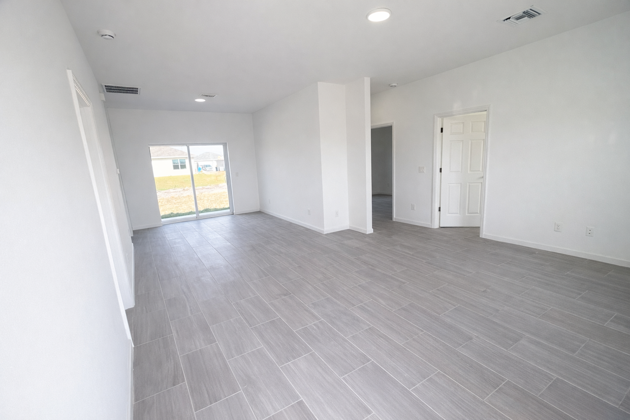 939 Alcutt St - Photo 3 of 15