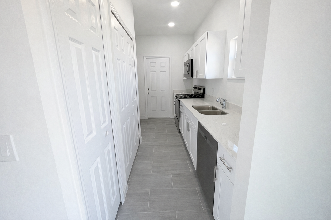 939 Alcutt St - Photo 6 of 15
