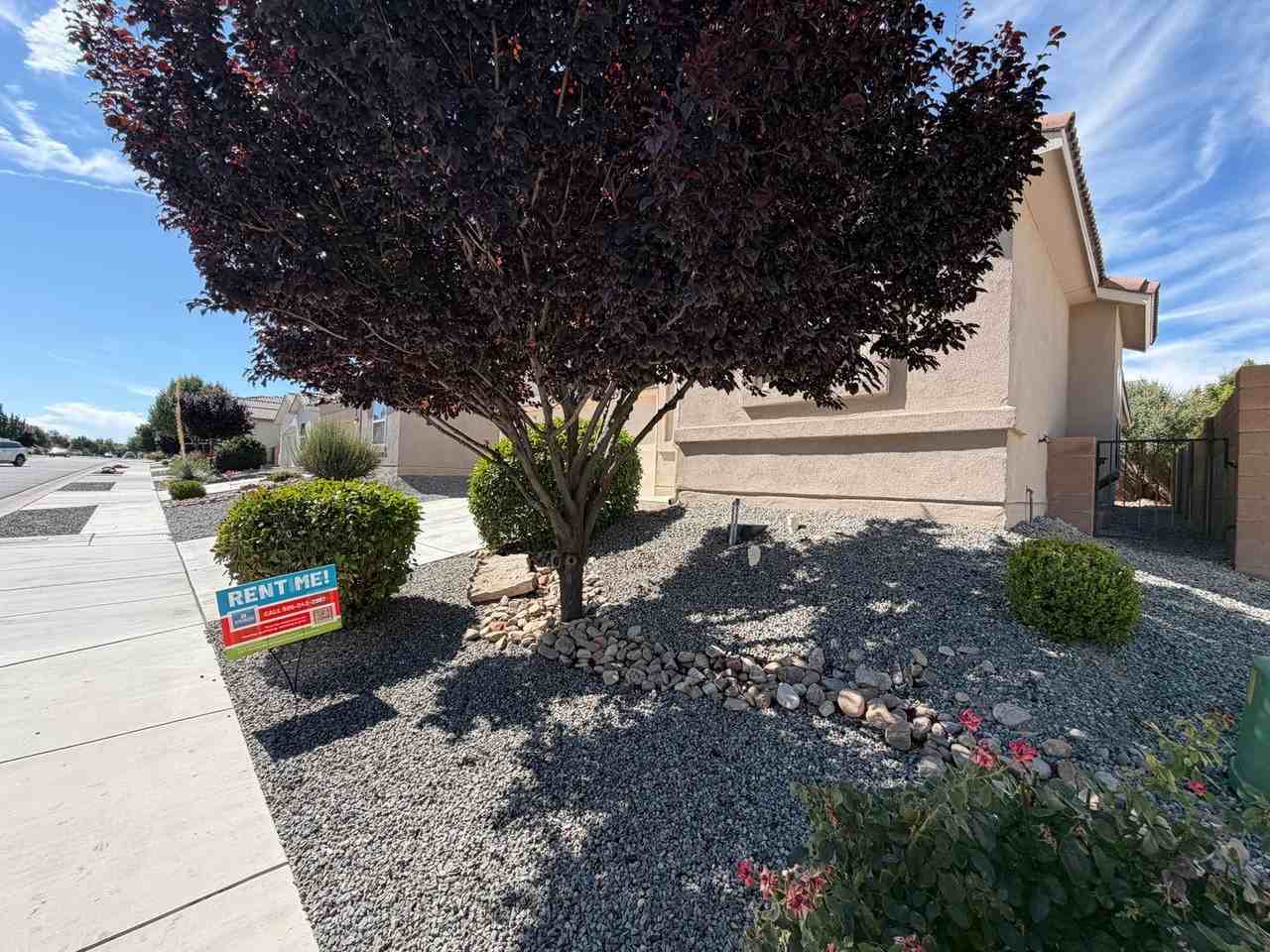 5815 Mafraq Ave Nw - Photo 2 of 33