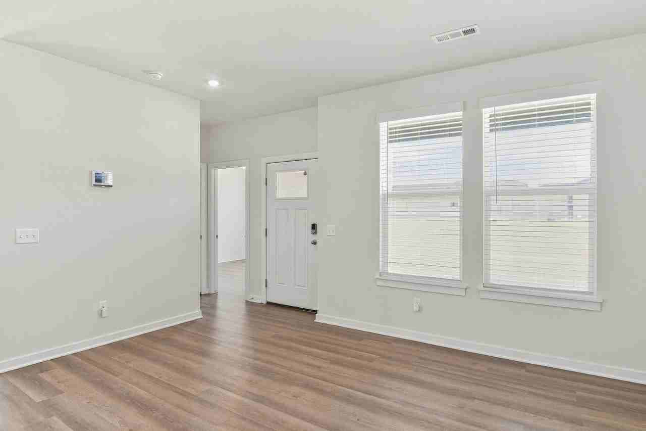 4802 W Planetree St - Photo 3 of 22