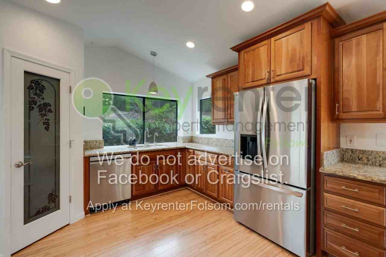 3844 Langdon Ct - Photo 3 of 50