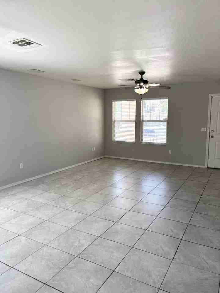 2247 S Gordon - Photo 4 of 21