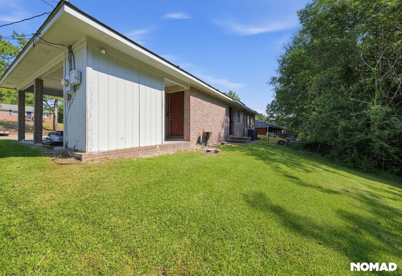 2106 Auburn St - Photo 5 of 21