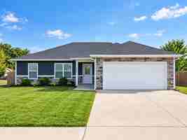 featured image of 400 Redwood Dr
