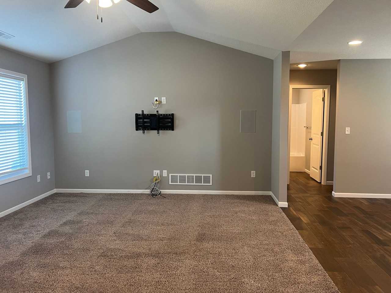 400 Redwood Dr - Photo 3 of 34