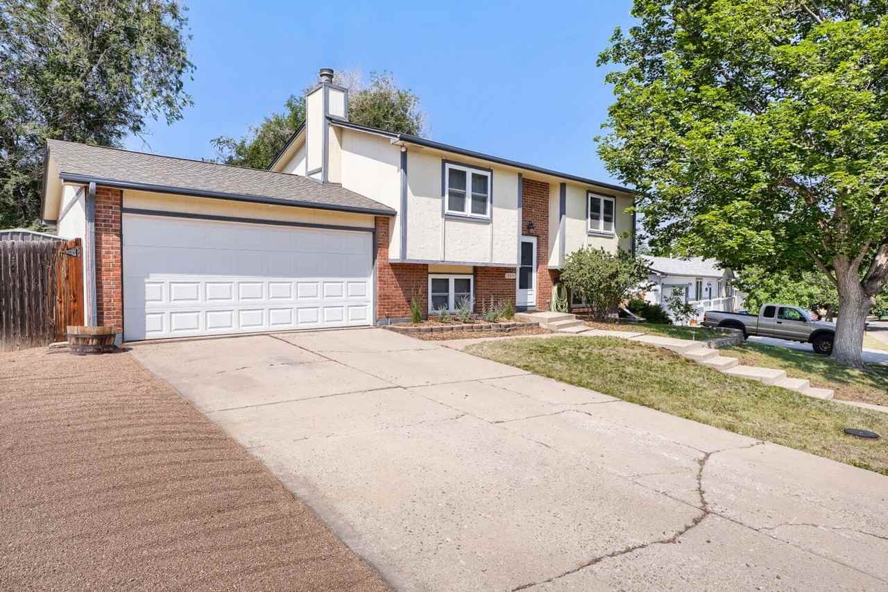 16670 E Tufts Ave - Photo 2 of 28
