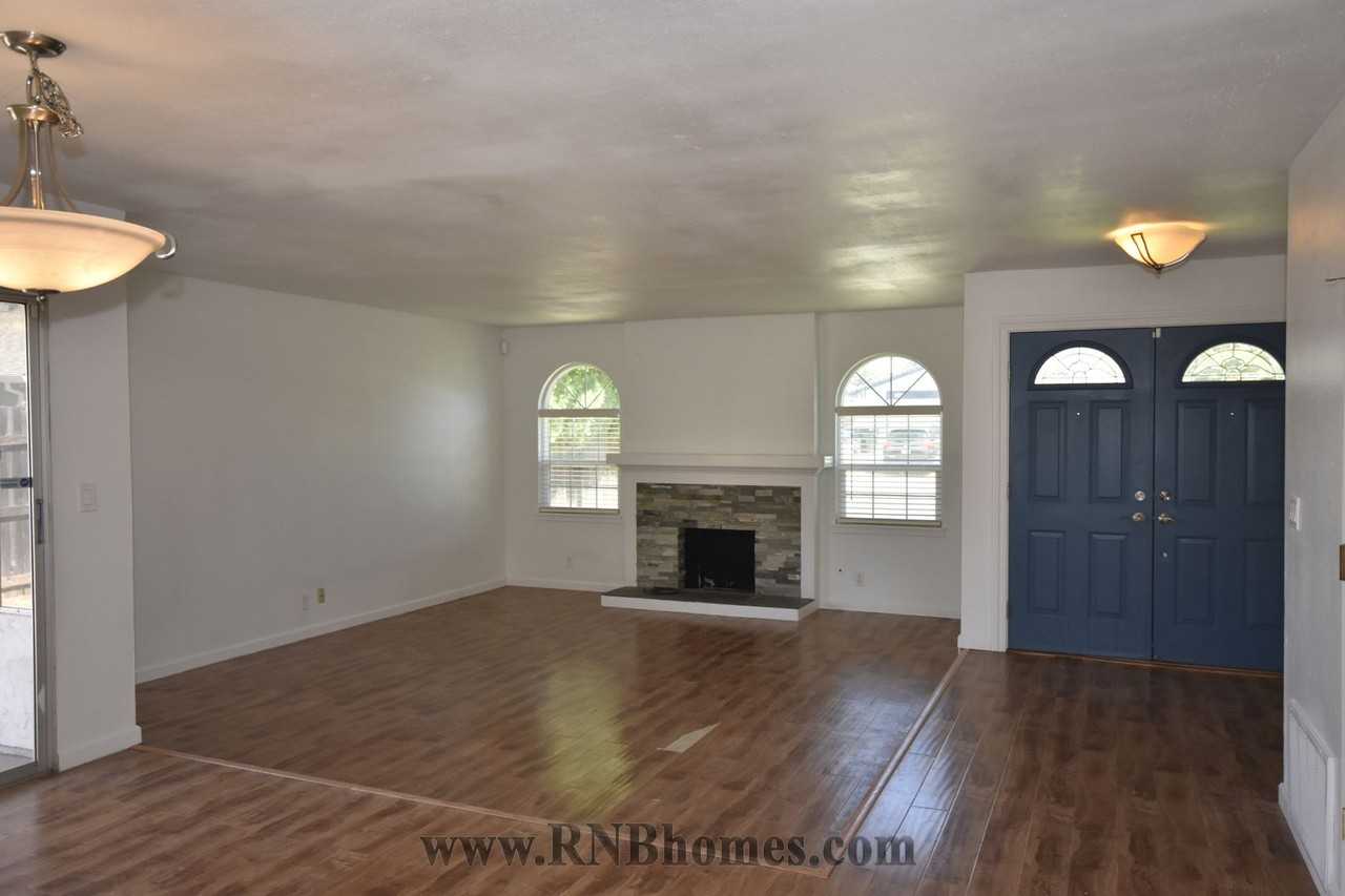 6847 Red Maple Way - Photo 4 of 22
