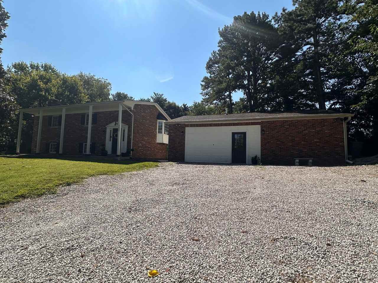 4823 Salem Noble Rd - Photo 2 of 35