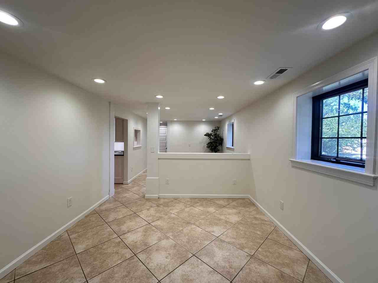 4823 Salem Noble Rd - Photo 6 of 35