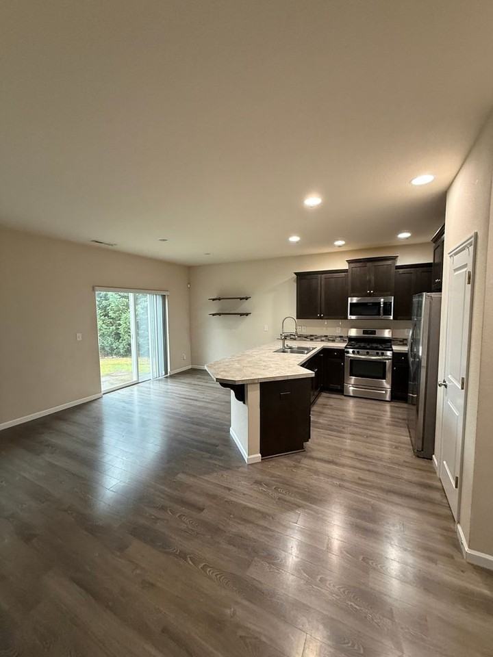 12622 Ne 49th Way - Photo 4 of 23