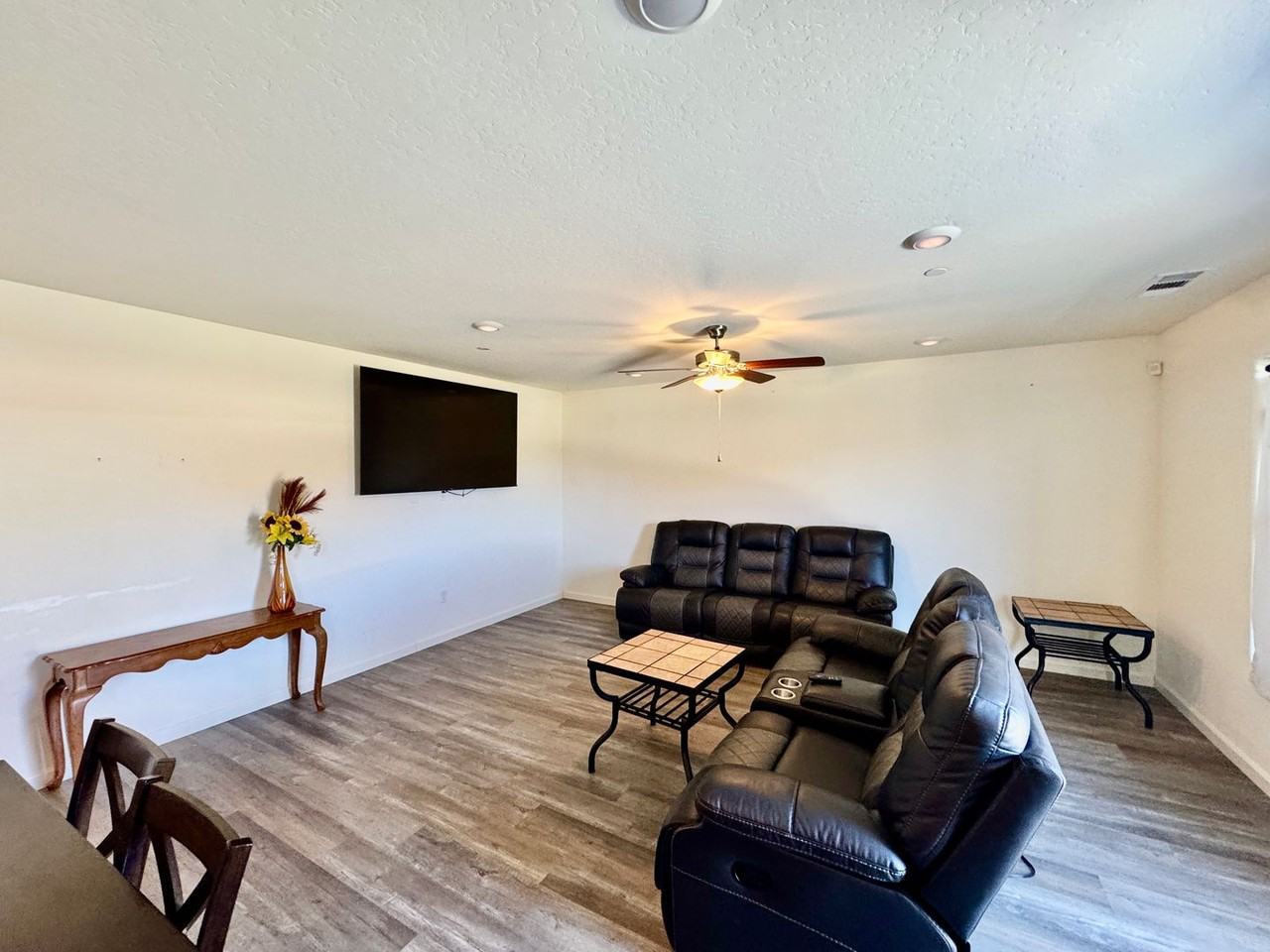 2096 Coulter Ln - Photo 2 of 16