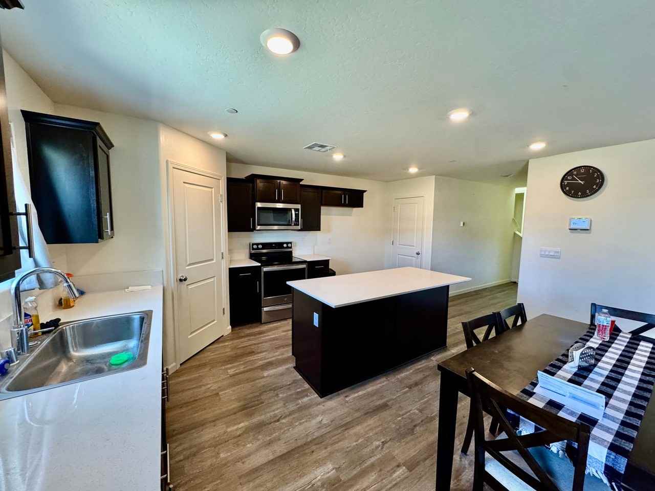 2096 Coulter Ln - Photo 3 of 16