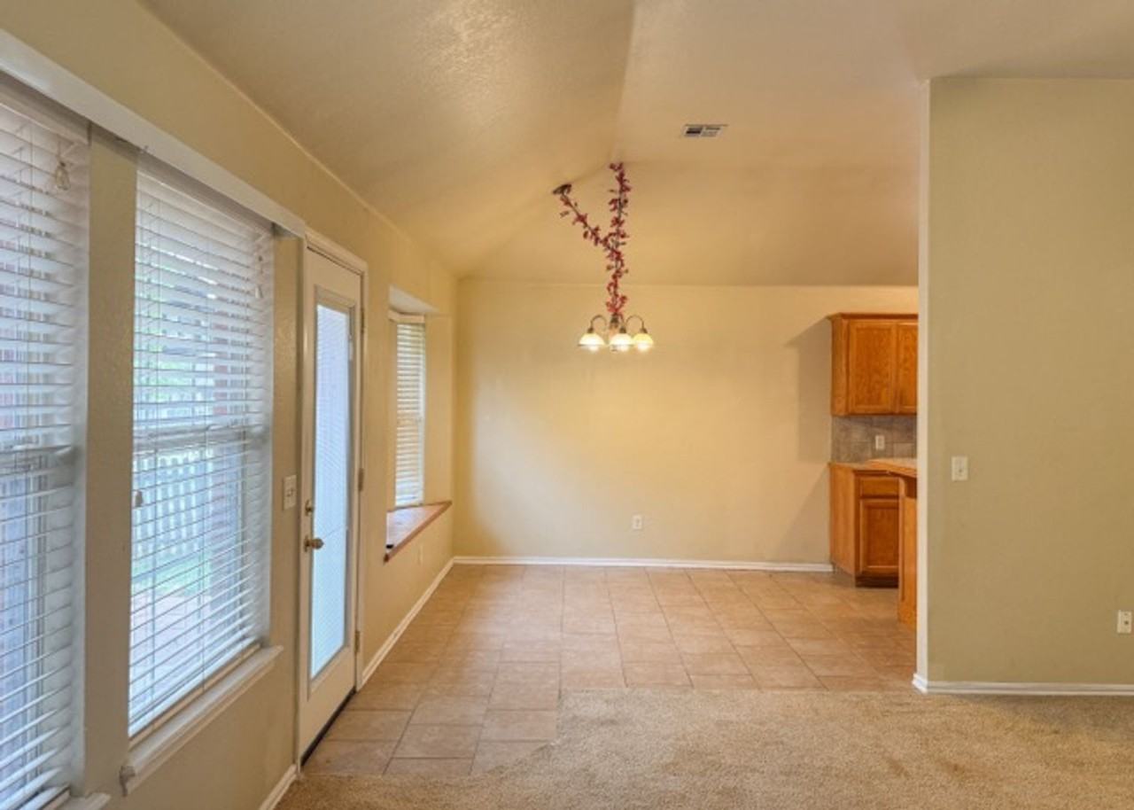 17553 Gold Dr - Photo 4 of 27