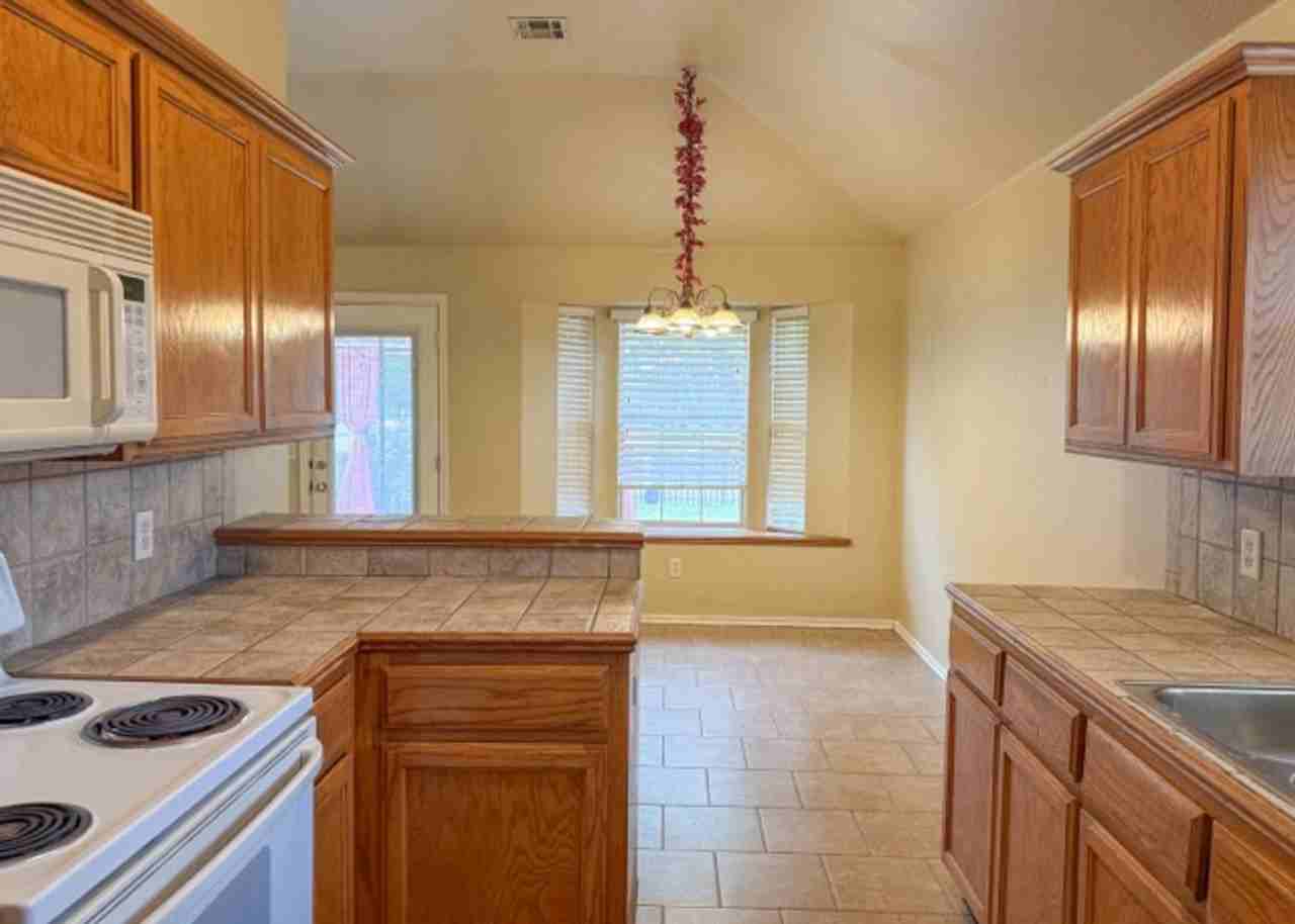 17553 Gold Dr - Photo 5 of 27