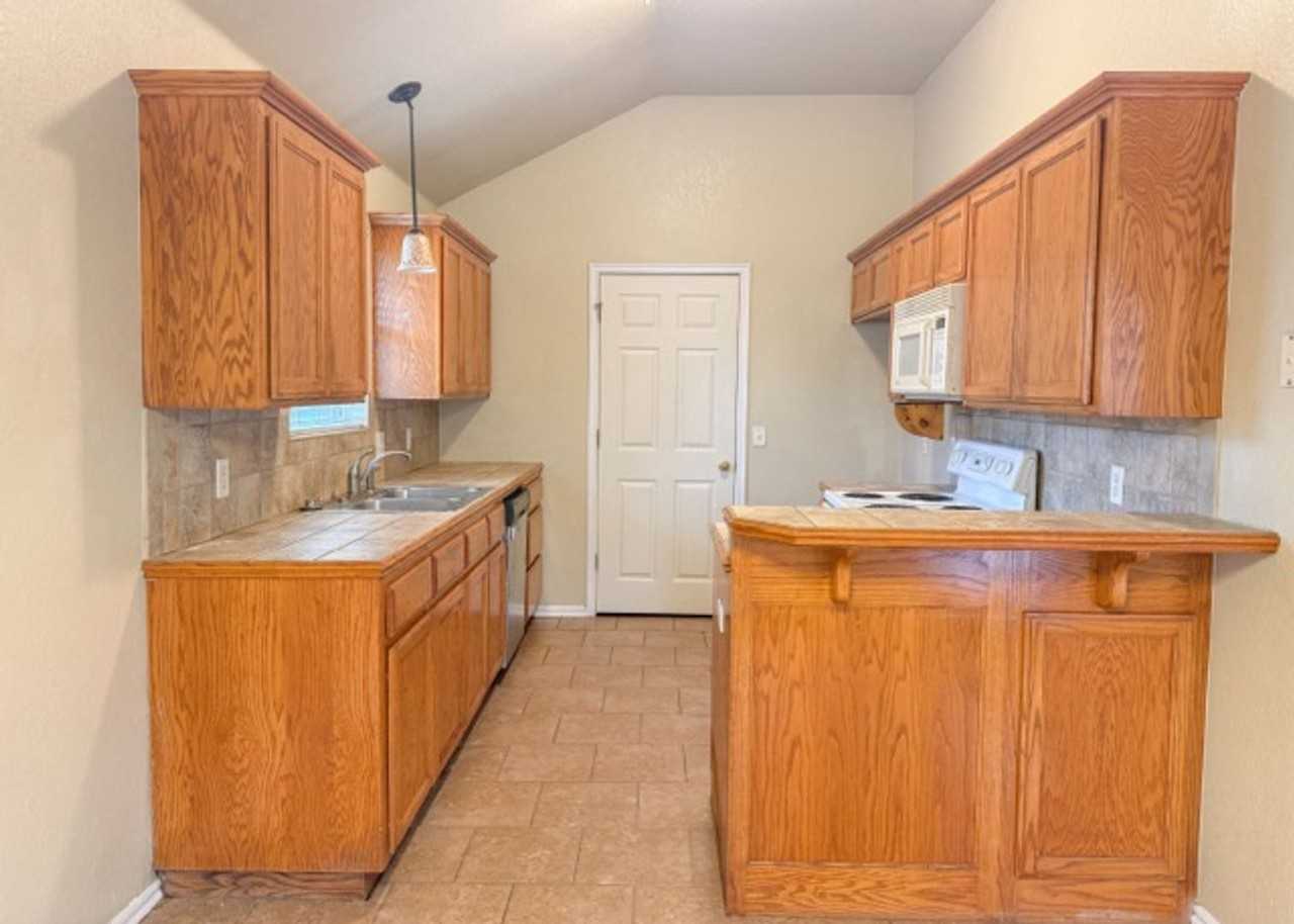 17553 Gold Dr - Photo 6 of 27