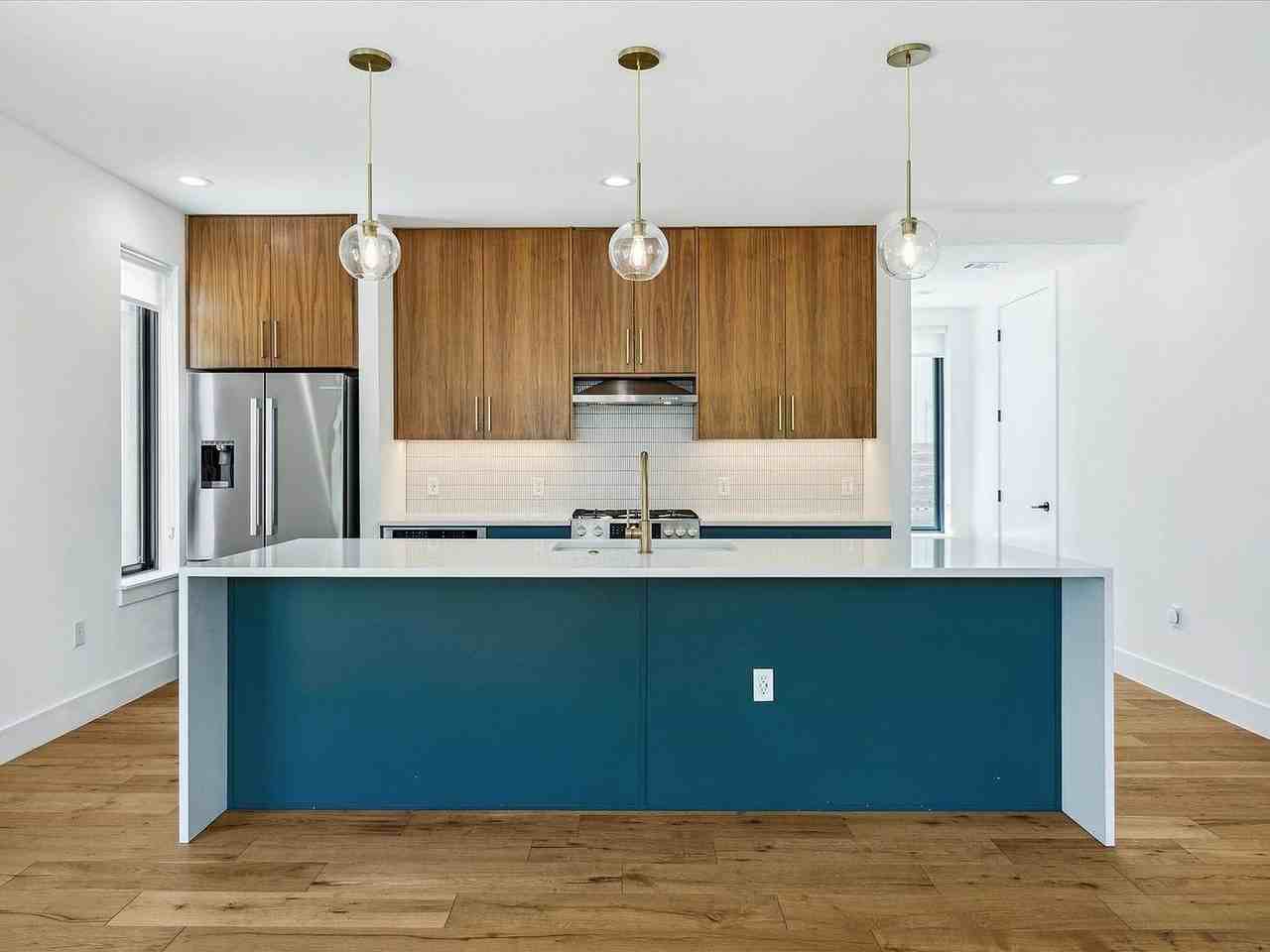 4901 Santa Anna St - Photo 3 of 20