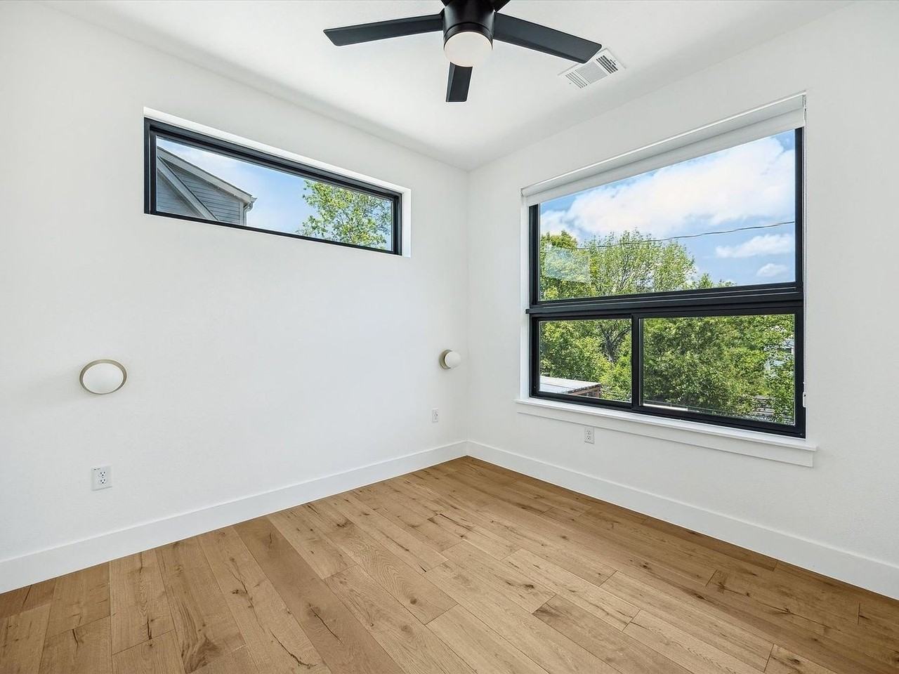 4901 Santa Anna St - Photo 6 of 20