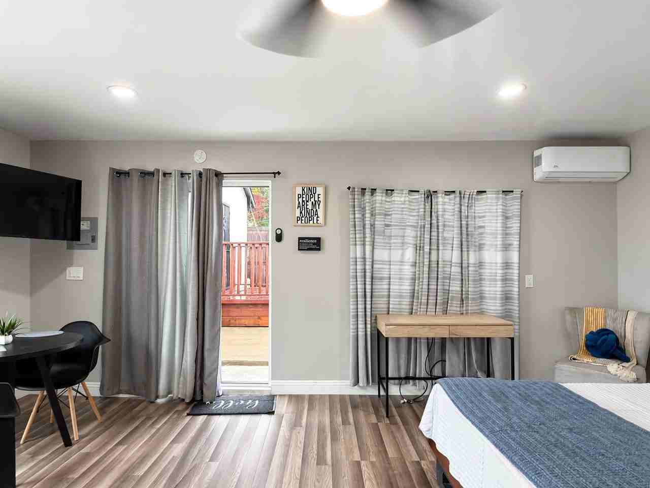 1003 E Ridgewood St - Photo 3 of 13
